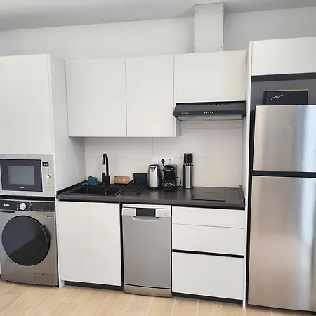 Rd A Apartment *